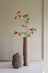 Hoge vaas Light 40x12 cm van aardewerk met decoratieve bloesemtakken uit de STILL Collection